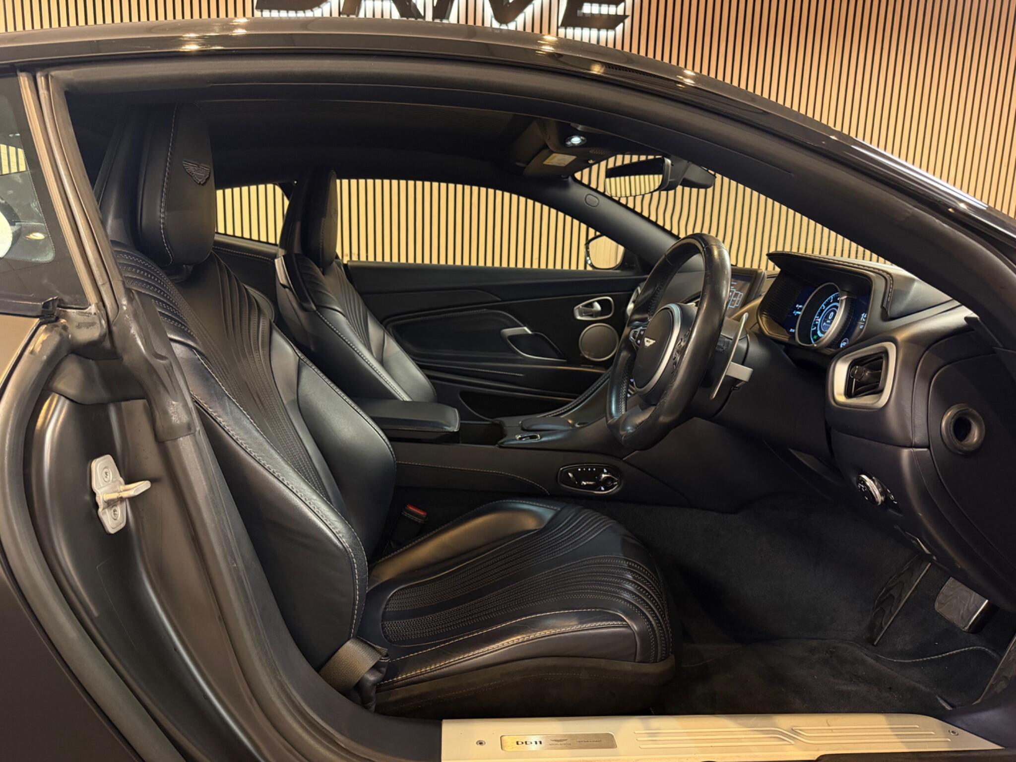 Aston Martin DB11